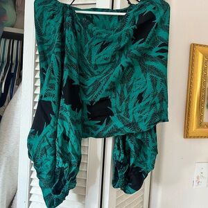 Manaola Kupukupu Green and Black Patterned Top and Pants